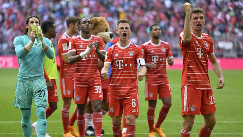 Kimmihs piespēlē, ''Bayern'' galotnē uzveic pastarīti, atgūst Bundeslīgas līderpozīciju
