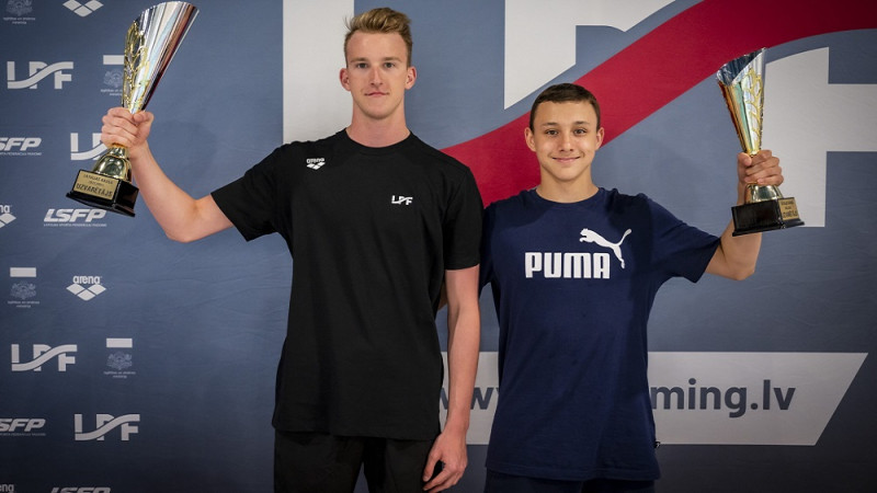 Mihailovs un Učkuronis kļūst par Latvijas kausa peldēšanā otrās sezonas uzvarētājiem