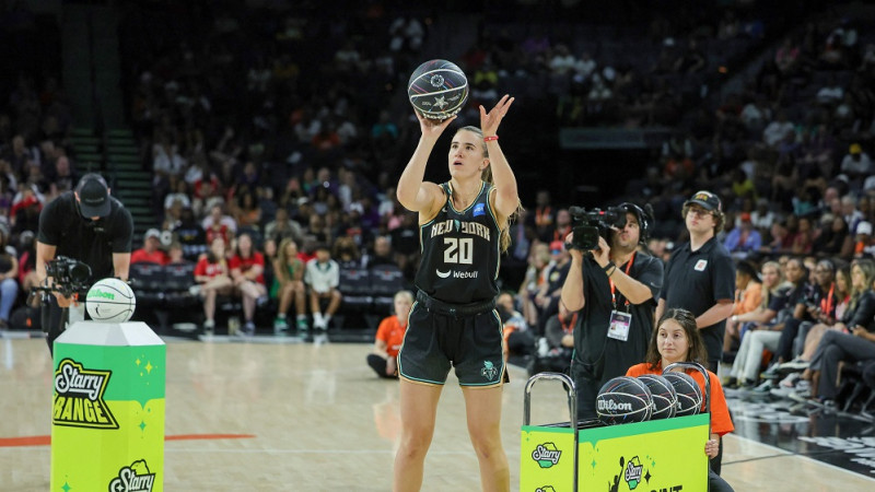 Sabrinai Jonesku fenomenāls rekords WNBA trīspunktu metienu konkursā