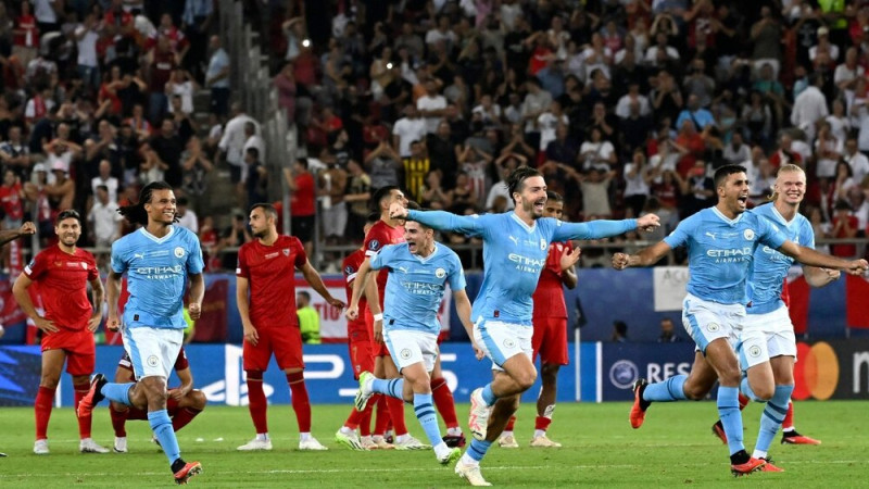 "Manchester City" atspēlējas un pendelēs pirmo reizi izcīna UEFA Superkausu