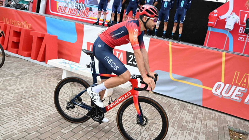 Ganna "Vuelta a Espana" uzvar individuālajā braucienā, kopvērtējumā vadībā Kass