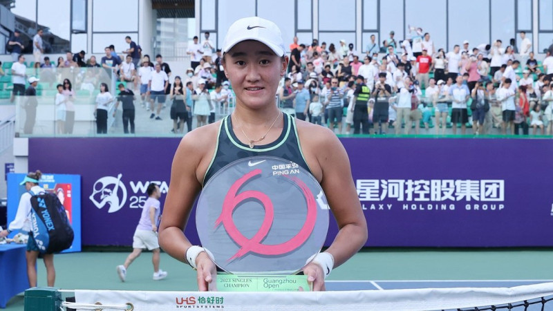 Ķīnas atgriešanās WTA turnīrā triumfē laukuma saimniece
