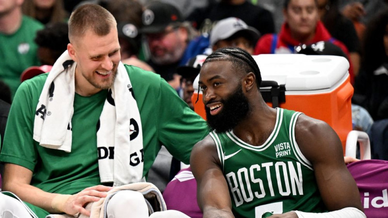 "Celtics" zvaigzne Brauns sašutis par izmešanu no spēles