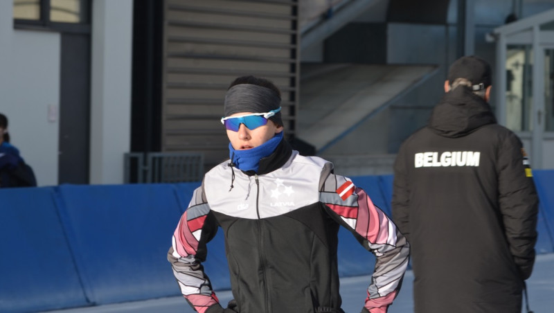 Latvijas ātrslidotājas pieticīgi sākušas dalību pasaules junioru čempionātā