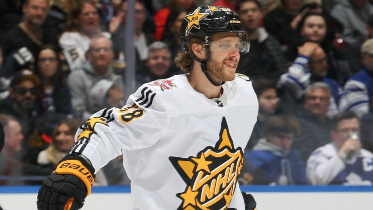 "Bruins" pret "Canucks" – Bļugeram Bostonā NHL līderu duelis