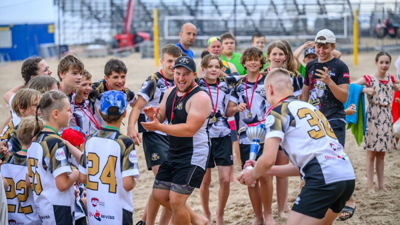 "Livonia" jauniešu komandām uzvara un 3. vieta starptautiskajā pludmales regbija kausā