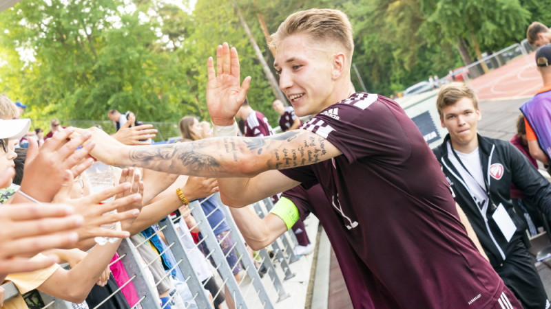 Šits pēc ceļgala traumas futbola apritē atgriezīsies ar Nīderlandes klubu "Helmond"