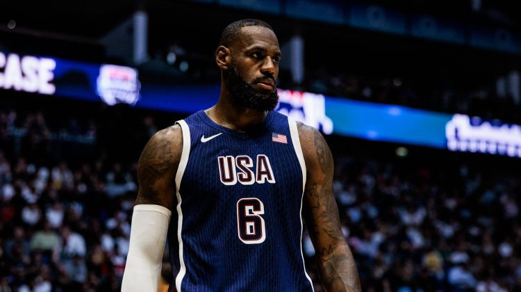 Basketbola superzvaigzne nesīs arī ASV karogu – amerikāņi izvēlas Lebronu Džeimsu