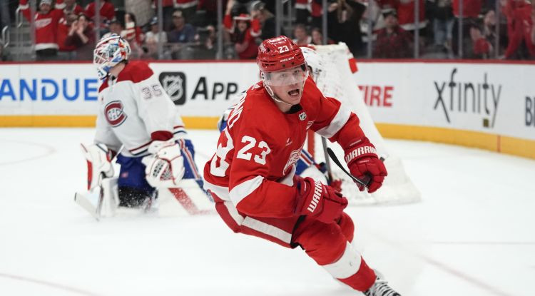 Detroitas "Red Wings" rezultatīvākais vīrs Reimonds paraksta 64,6 miljonu līgumu