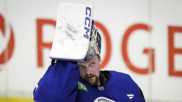 "Canucks" pamatvārtsarga Demko gatavība sezonas sākumam joprojām neskaidra