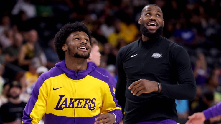 "Lakers" pēc pirmā izbraukuma plāno Broniju Džeimsu sūtīt uz fārmklubu