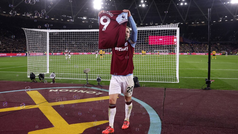 Premjerlīgas El Sackico duelī Bouens nokārto ''West Ham'' uzvaru pār ''Wolves''