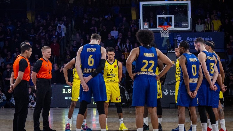 Spēles sākas ar piemiņu Timmam, "Fenerbahce" divās spēlēs -57