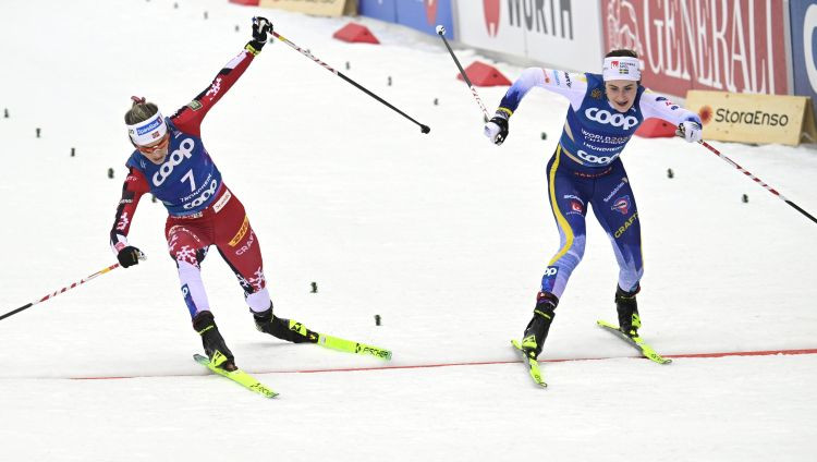 Sieviešu skiatlona zelts pasaules čempionātā izšķiras fotofinišā