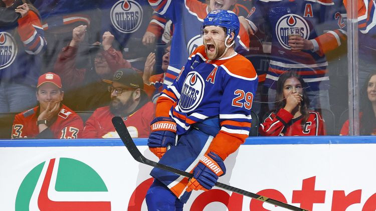 Draizaitls pirmais sasniedz 50 vārtus, Hišīram hat-trick, "Blues" mūk no "Canucks"