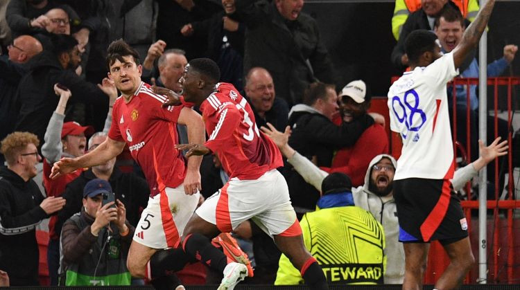 11 minūtēs no elles paradīzē – "Man Utd" ar trim vārtiem neticami uzvar pagarinājuma galotnē