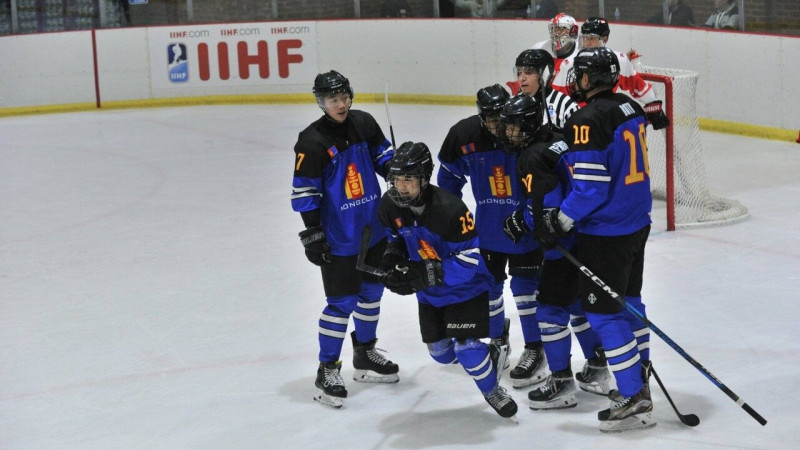 Otrajā divīzijā Eiropai pret pārējo pasauli 4-0, trešajā mongoļi iemet 24 ripas divās spēlēs