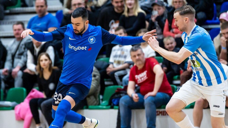 Iespēja nonākt uzvaras attālumā no titula: ''Riga'' un RFS aizvadīs telpu futbola finālsērijas piekto maču
