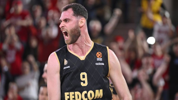 "Monaco" piektās spēles pēdējā minūtē izslēdz "Barcelona" un brauks uz Abū Dabī