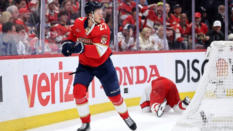 "Panthers" uzbrucējs Lustarinens spēlēs fināla pirmajā mačā, Grīrs zem jautājuma zīmes