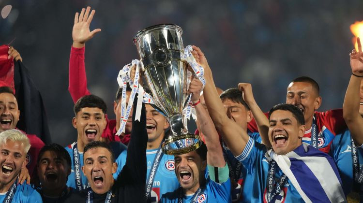 "Cruz Azul" finālā grauj kanādiešus, Ziemeļamerikā turpina dominēt Meksikas klubi