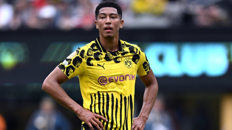 Belingems debitē, Kobelss glābj, Dortmundei blāvs sniegums pret brazīliešiem