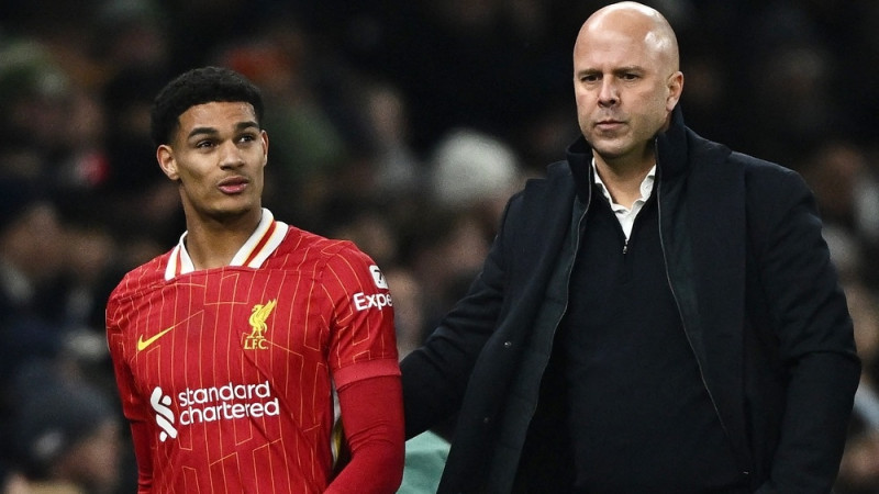 Leverkūzene tuvojas ievērojamam talantīga ''Liverpool'' aizsarga transfēram