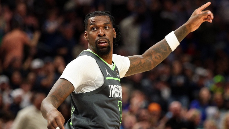 Pērnās sezonas NBA labākais rezervists tiek pie 125 miljonu līguma