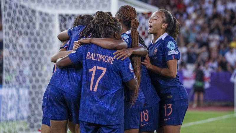 Francija apstādina Eiropas čempiones, Nīderlande bez problēmām apspēlē Velsu