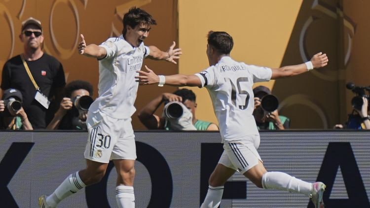 Gonsalo Garsija turpina sist vārtus, Kurtuā nosargā "Real Madrid" vietu PK pusfinālā