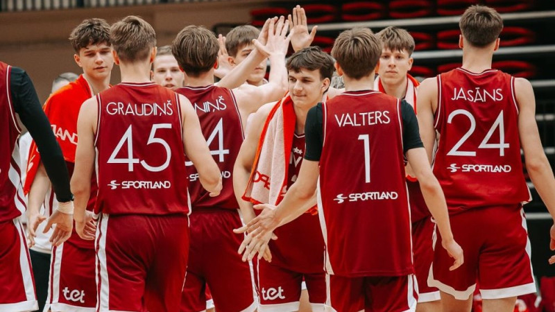 Latvijas U18 basketbolisti bez Andževa pārliecinoši pieveic gruzīnus