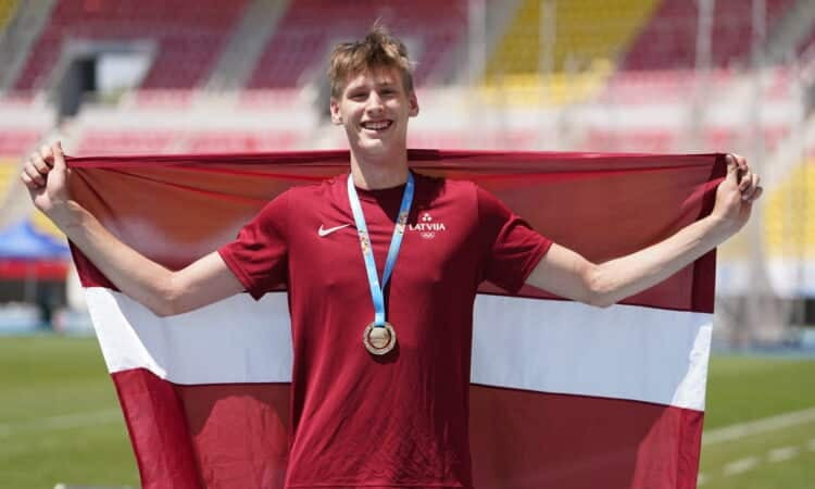 Diska metējs Samauskis izcīna zeltu Eiropas Jaunatnes vasaras olimpiskajā festivālā