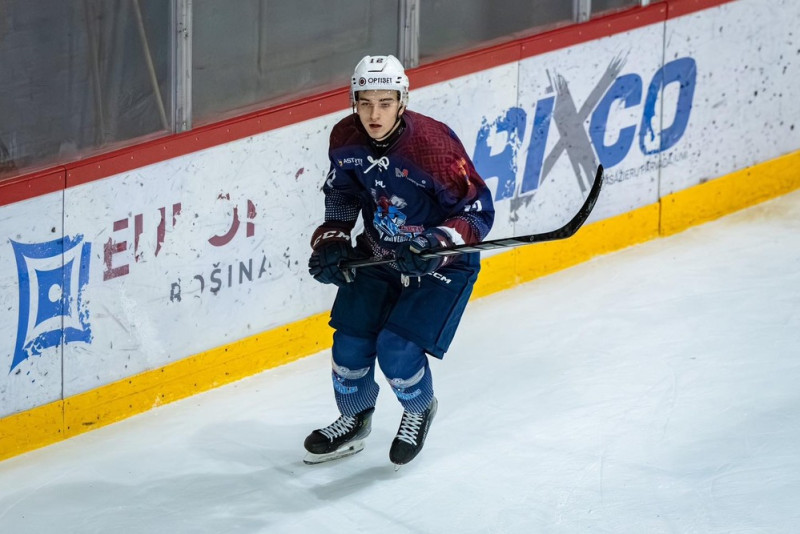 Latviešu jaunatnes izlašu uzbrucējs Mots turpinās karjeru Jelgavā