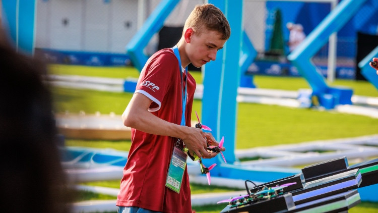 Latvijas dronu pilotiem Pasaules spēļu sacensībās vietas otrajā desmitā