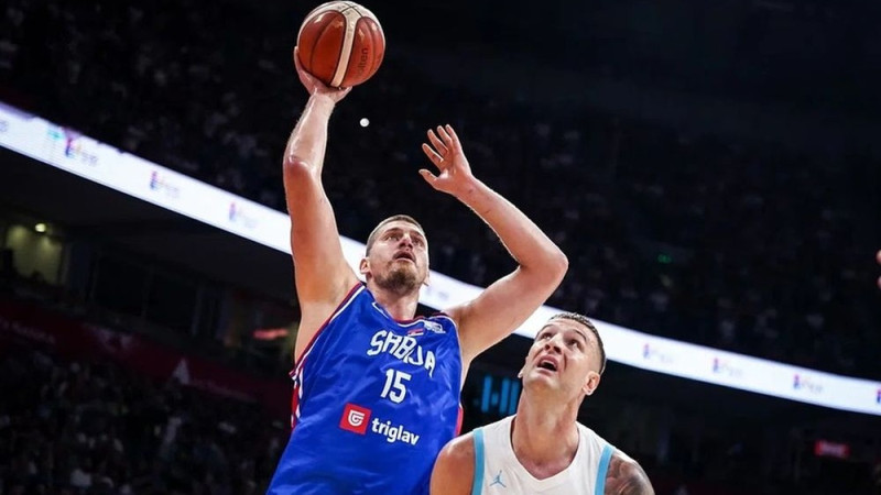 Superzvaigžņu duelī Latvijas pretiniece Serbija "saplosa" Slovēniju