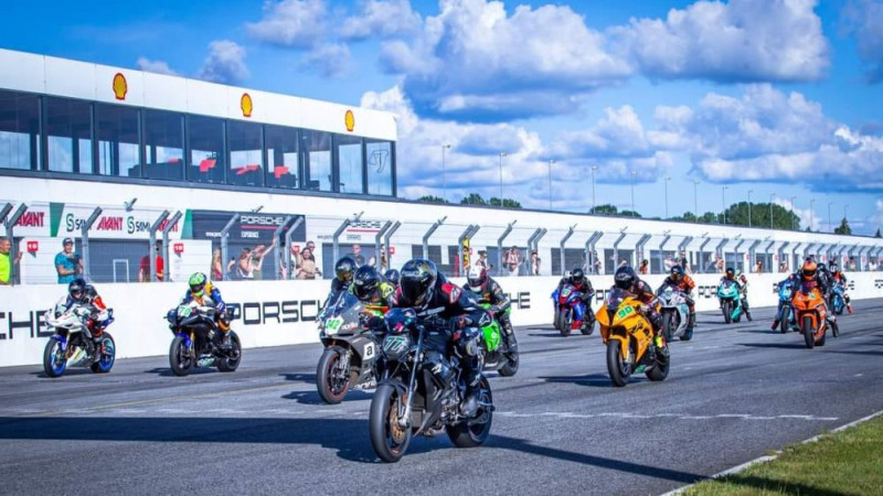 Ar spraigām cīņām finišē Baltijas motošosejas čempionāts