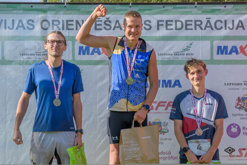Kamparkalnā drāmas netrūkst - noskaidroti Latvijas čempioni orientēšanās maratonā