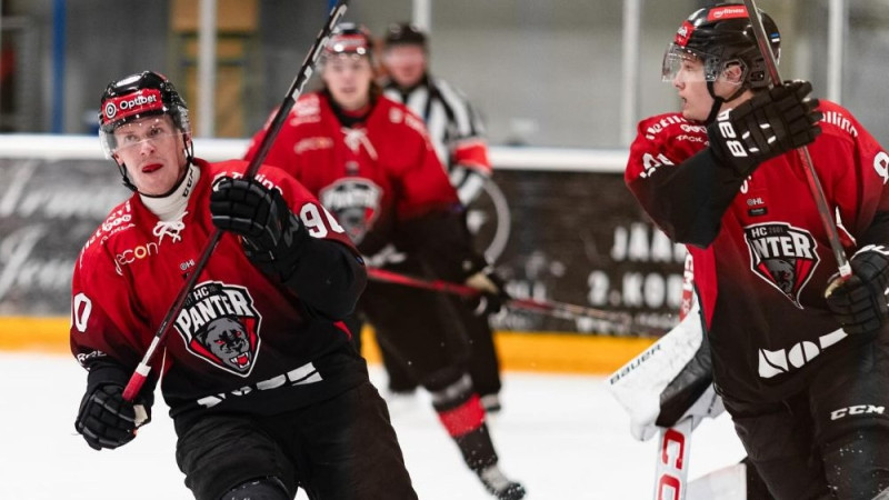 "Panter" trīsreiz atspēlējas un Tallinā pārsteidz "Mogo"