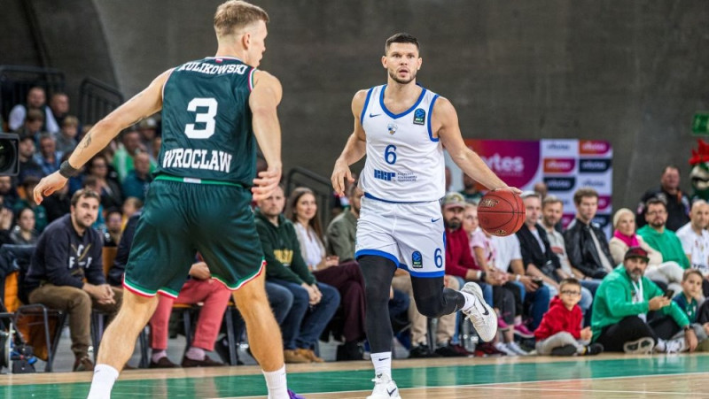 Lomažam klusais vakars komandas uzvarā, Šķēle rezultatīvs neveiksmē