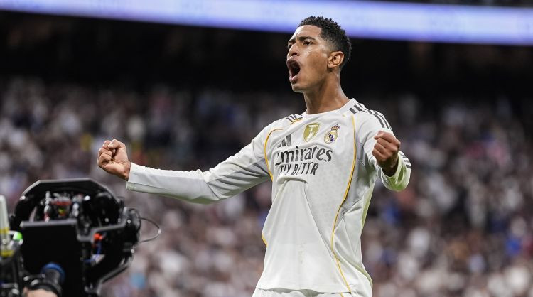 "Real Madrid" notikumiem bagātā klasikā beidzot uzvar "Barcelona" un nostiprinās vadībā