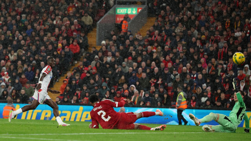 Liverpūle atduras arī pret "Crystal Palace", Arokodare iesit pret "Chelsea"