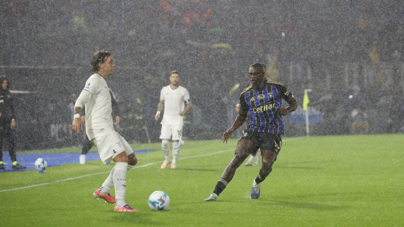 A sērijas jaunpienācēja Piza turpina atņemt punktus lielklubiem