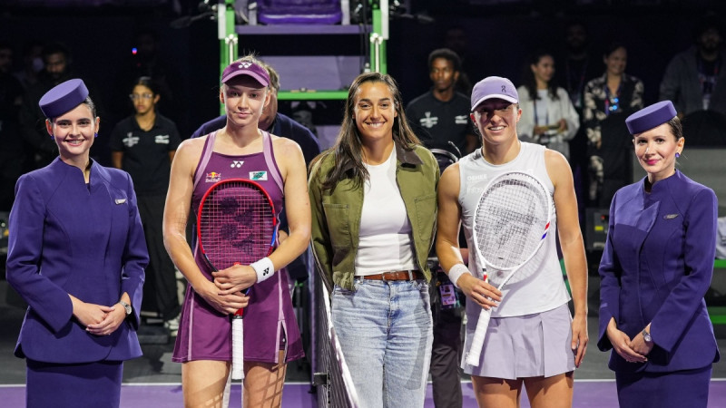 Ribakina pārspēj Švjonteku un uzvar WTA finālturnīra grupā