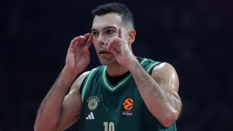 Atēnu "Panathinaikos" kapteinis un veterāns Slukass pagarina līgumu
