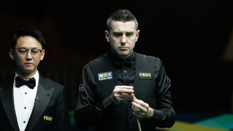 Selbijam sakāve no pasaules čempiona, Tramps piekāpjas talantīgajam jaunietim