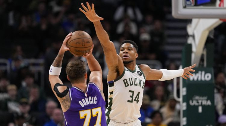 Eiropas superzvaigžņu duelī Dončičs dominē pār Adetokunbo, Jokičam triple-double