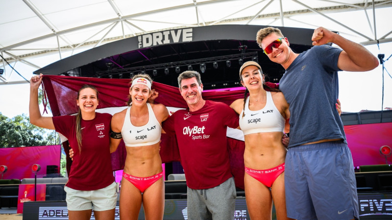 Samoilova/Graudiņa apspēlē amerikānietes (+video) un pirmoreiz iesoļo PČ pusfinālā