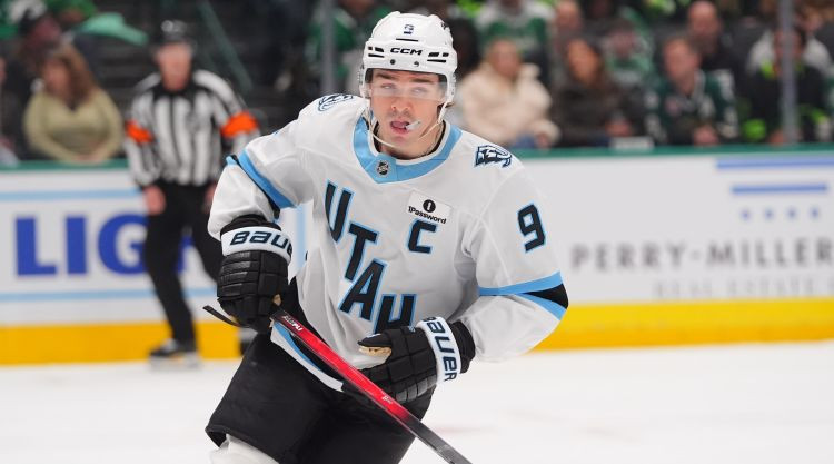 Jūtas kapteinis spēlē dienu pēc tēva nāves, līderei "Avalanche" pārtrūkst 10 uzvaru sērija