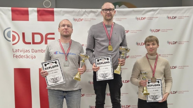 Latvijas čempionātā dambretē rapidā uzvar Junkurēns un Valnere