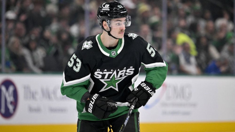 Džonstona ″hat-trick″ kaldina drošu ″Stars″ uzvaru